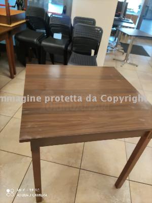 tavolo in legno Immagine 1