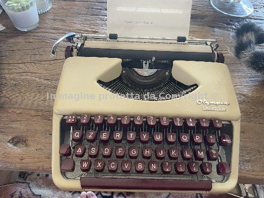 Macchina da scrivere OLIMPYA SPLENDID 33
